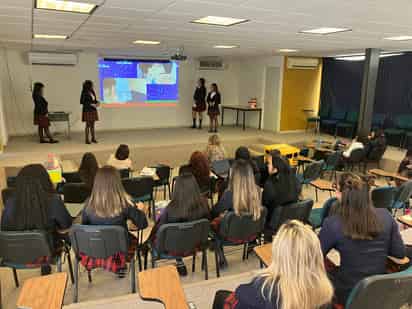 Cierre de curso en Escuela Normal de Torreón.