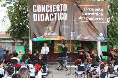 Alumnos de la primaria de San Pedro disfrutan de concierto de la Orquesta Filarmónica del Desierto