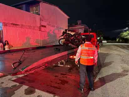 Autoridades aseguran dos motocicletas a conductores que viajaban sin casco de protección