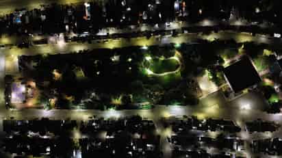 Renuevan iluminación en Parque Fundadores y Puente Plateado con 150 lámparas led