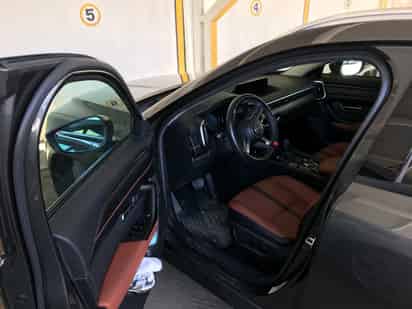 Camioneta Mazda adquirida en Torreón (EL SIGLO DE TORREÓN / FERNANDO COMPEÁN)