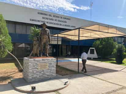 Exhortan a denunciar a escuelas que condicionen entrega de documentos oficiales