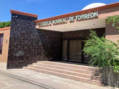 Más de 700 quieren ser maestros pero solo admitirán a 150 alumnos en Normal de Torreón