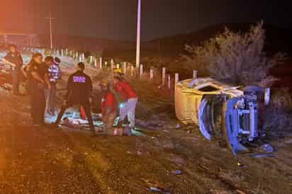 Familia sufre accidente en la carretera Torreón-Saltillo; padres y sus seis hijos resultaron lesionados