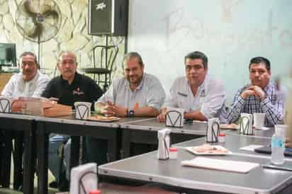 Comparten propuestas representantes de bares y restaurantes con alcalde de Ramos Arizpe