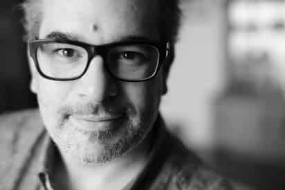 Narrativa. El texto nace del duelo que el escritor experimentó por su progenitor y está hecho de retazos.