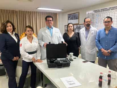 Club Rotario Torreón Centenario entrega tonómetro a Hospital Universitario