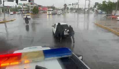 Registración afectaciones en Saltillo tras fuertes lluvias