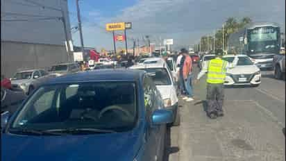 Se registra “carambola” de cinco vehículos en Gómez Palacio