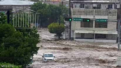 ¡Evita salir de casa! Intensas lluvias inundan varios sectores en Torreón