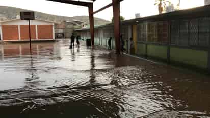 Cuatro escuelas de Torreón suspendieron clases por afectaciones que dejaron las lluvias