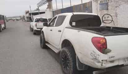 Reportan choque de dos camionetas en el bulevar Ejército Mexicano