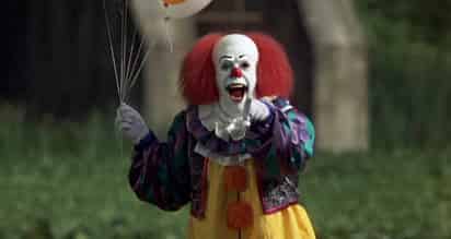 Inolvidable. Los críticos elogiaron la actuación de Tim Curry como Pennywise.
