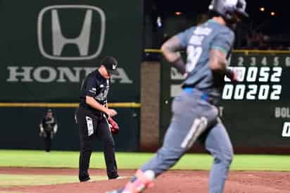 Todos los pitchers de Algodoneros que pisaron el montículo se llevaron al
menos una carrera durante el encuentro. (Fotografía Enrique Terrazas