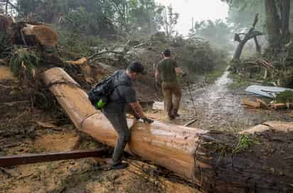 Gobernador de Texas reporta 41 desaparecidos y unos 70 muertos tras fuertes lluvias