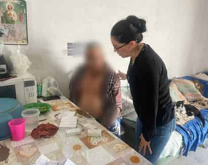 Realizan visitas domiciliarias para evaluar la salud de personas.