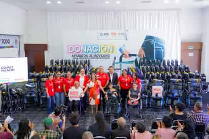 En Gómez Palacio reciben donativo de 139 aparatos de movilidad por parte de cadena OXXO
