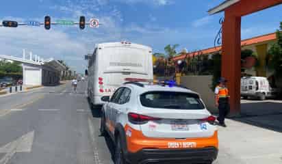 Agente vial resulta herido al ser embestido por camión de transporte público