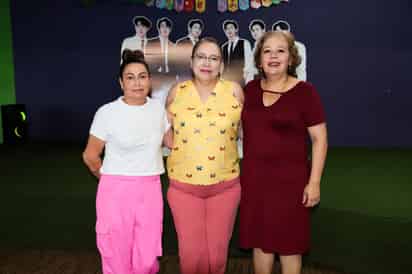 Raquel Ríos, Isela Esquivel y Cristina González.