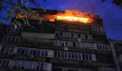 Rusia ataca Kiev provocando incendios y deja al menos 10 heridos