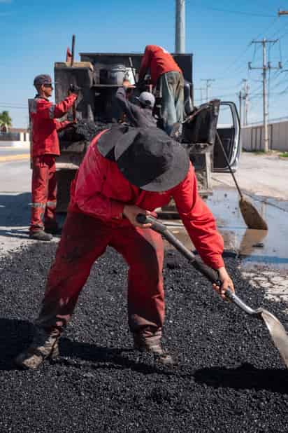 SIMV refuerza bacheo y repara semáforos tras lluvias recientes