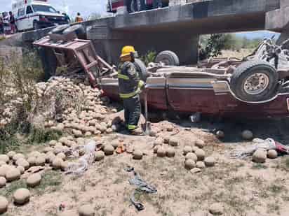 Volcadura de vehículo en la carretera a Mieleras deja cuatro heridos