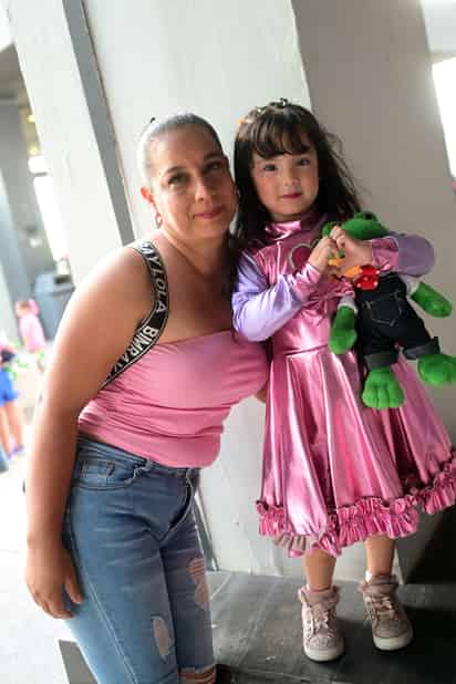 Marcela Gallegos e Isabella Hernández.