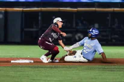 Josh Stowers (d) se reencontró con los que hasta hace unas semanas eran sus compañeros en la presente temporada de la LMB. (Cortesía)
