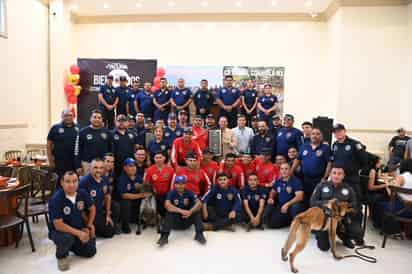Reciben con gran orgullo al equipo acuático y Fundación 911 en Acuña