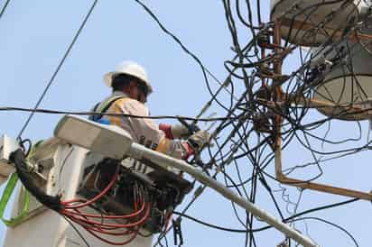 Sufren apagones 335 mil industriales en México solo en 2025