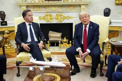 Trump amenaza a Rusia con más aranceles si no alcanza acuerdo de paz