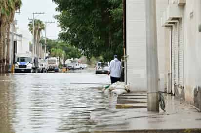 Empresas paran por inundaciones en zona industrial de Nueva Laguna Norte