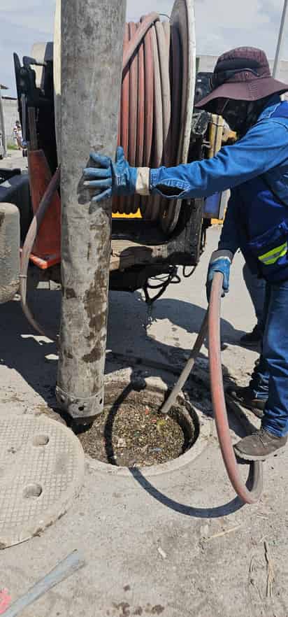 Sideapa atiende queja de vecinos de Urbi Villas