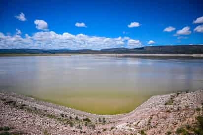 Aunque mejora el almacenamiento nacional, el agua llega a cuentagotas en la presa Lázaro Cárdenas. (EL SIGLO DE TORREÓN)