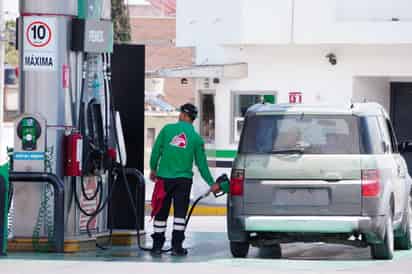 Gasolineras deberán controlar emisiones contaminantes, según nuevo acuerdo ambiental