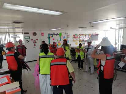 Realizan macrosimulacro de inundación por huracán en unidades del IMSS de PN