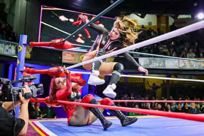 Estrellas del CMLL se presentan en la Arena Coliseo de Tony Arellano