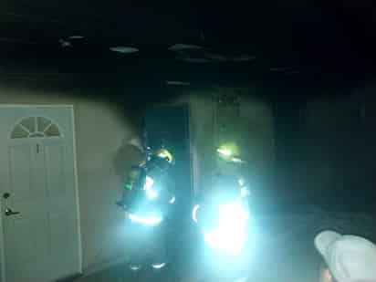 Incendio en Torreón deja un hombre fallecido y daños totales en un departamento