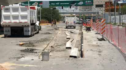 Inicia reordenamiento vial en bulevar Revolución, bajo el puente Diana Laura