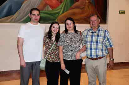 Luis Felipe, Andrea, Sandra y Mauricio.