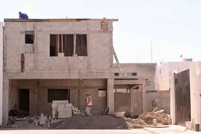 Sector construcción se desacelera: producción cae 2.1 % en mayo, pese a repunte en Coahuila