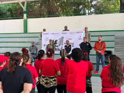 En la clase de Zumba participaron más de 50 mujeres lerdenses. (EL SIGLO DE TORREÓN)