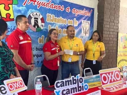 Asociación No me Rindo recibió donativo de tiendas Oxxo para ayudar a niños con cáncer y parálisis cerebral