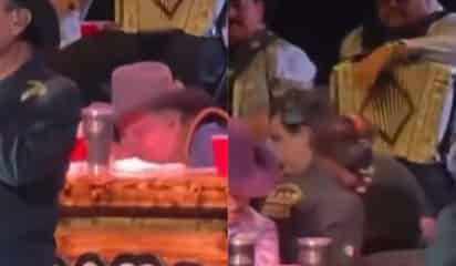Eliseo Robles se desmaya en pleno concierto | VIDEO