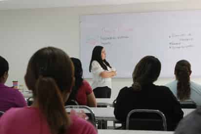 Concluye taller que organizó el IMM Torreón para padres sobre 'crianza positiva'