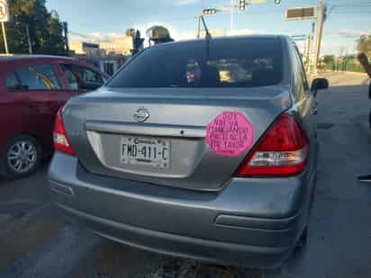 Accidente vehicular en Torreón deja derrame de combustible
