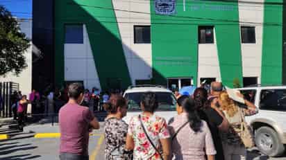 Larga fila por la nueva CURP Biométrica en Saltillo