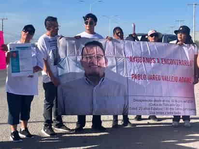 Familiares se manifiestan a un año de no saber del paradero de Pablo Jared Vallejo Adame