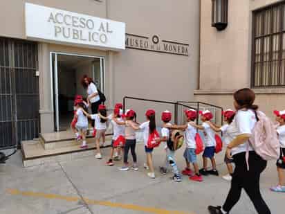 Promueven historia de Torreón en visitas guiadas de los cursos de verano del DIF Municipal