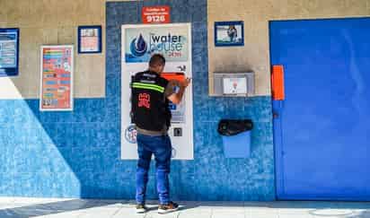 Clausuran despachadora de agua por carecer de licencia y control sanitario